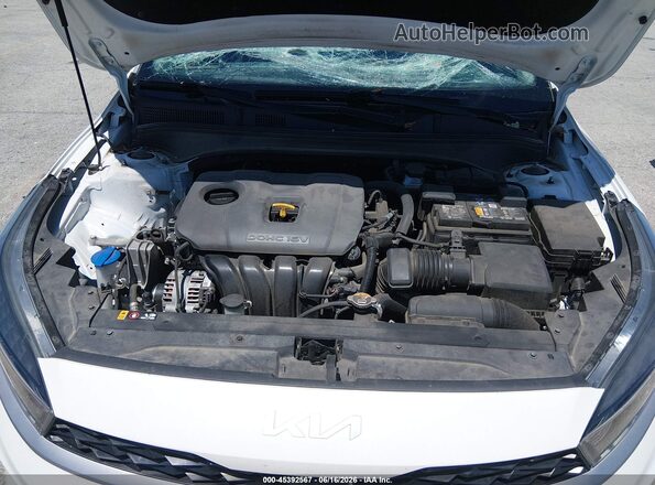 3KPF24AD5PE602472 2023 KIA FORTE White Widok z tyłu