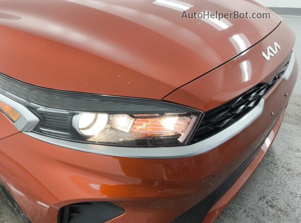 3KPF24AD5PE627601 2023 KIA FORTE Orange 