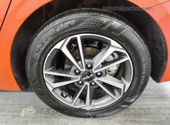 3KPF24AD5PE627601 2023 KIA FORTE Orange 