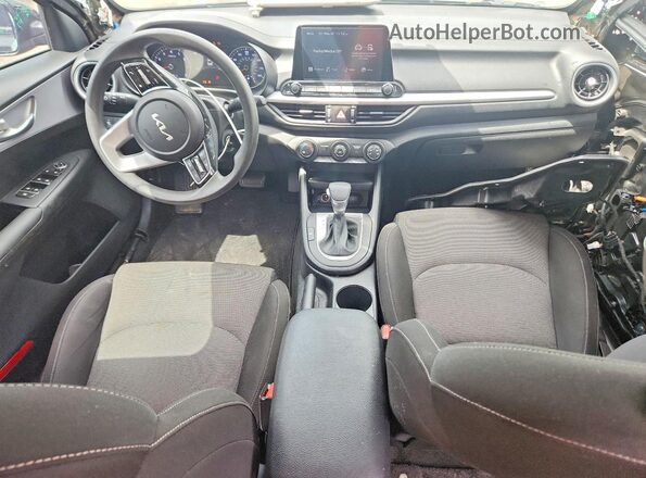 3KPF24AD5RE730200 2024 KIA FORTE Черный Вид панели приборов