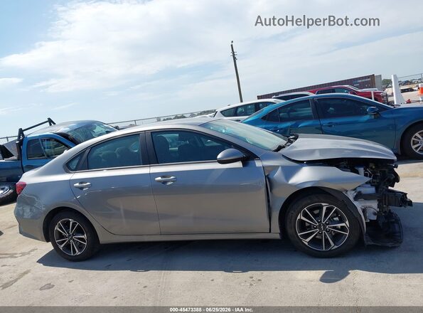 3KPF24AD5RE739205 2024 KIA FORTE Silver უკანა სალონის ხედი