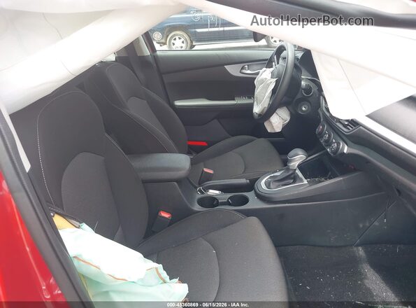 3KPF24AD5RE741925 2024 KIA FORTE Красный Вид салона спереди