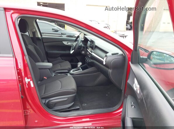 3KPF24AD5RE746073 2024 KIA FORTE Red Vista interior delantera