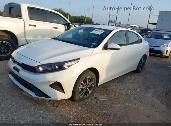 3KPF24AD5RE769160 2024 KIA FORTE White 