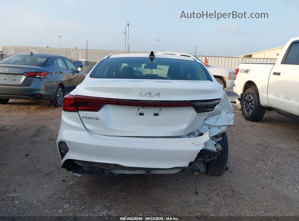 3KPF24AD5RE769160 2024 KIA FORTE White 
