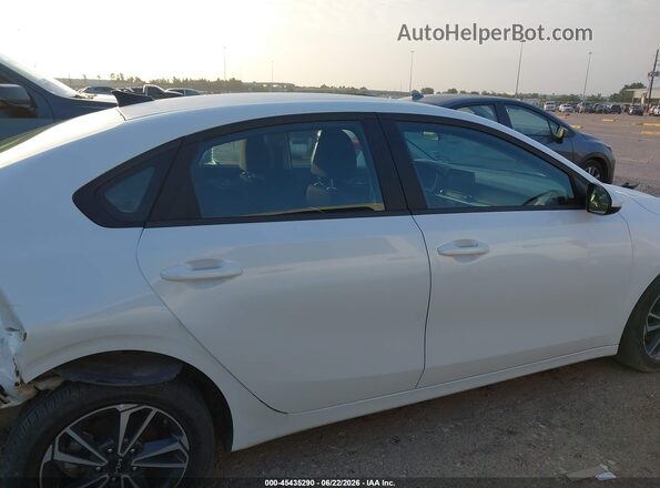 3KPF24AD5RE769160 2024 KIA FORTE White 