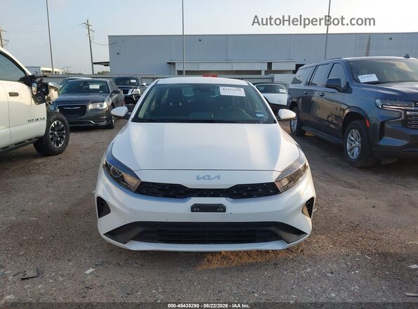 3KPF24AD5RE769160 2024 KIA FORTE White 