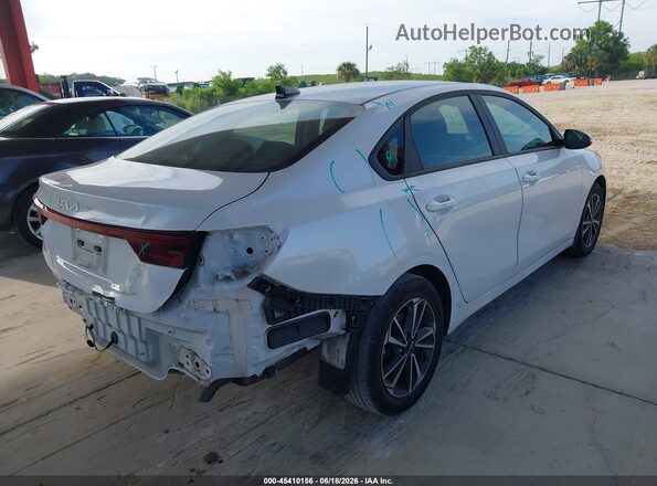 3KPF24AD5RE775833 2024 KIA FORTE White Tył prawy