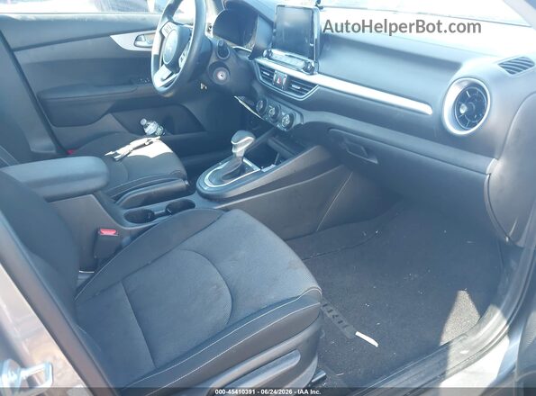 3KPF24AD5RE805199 2024 KIA FORTE Gray წინა სალონის ხედი