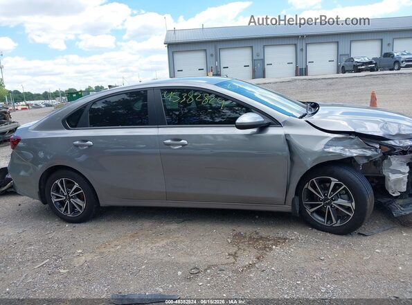 3KPF24AD5RE828580 2024 KIA FORTE Gray Вид задньої частини салону