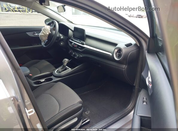 3KPF24AD5RE828580 2024 KIA FORTE Gray Вид салону спереду