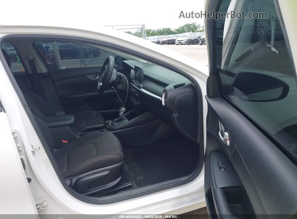 3KPF24AD6LE143236 2020 KIA FORTE White Vista interior delantera