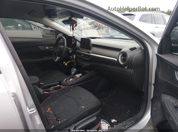 3KPF24AD6ME344863 2021 KIA FORTE Silver Vista interior delantera