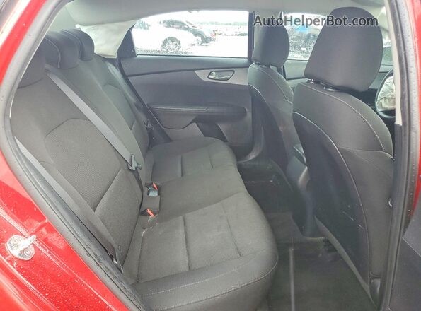 3KPF24AD6ME358956 2021 KIA FORTE Red Rear seats view