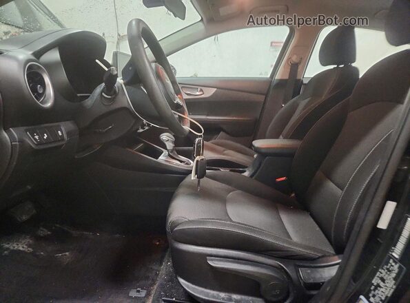 3KPF24AD6PE549684 2023 KIA FORTE Black Вид салону спереду