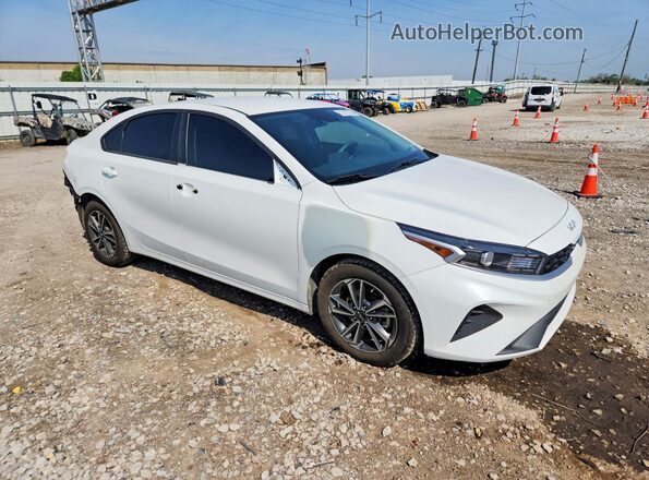 3KPF24AD6PE669646 2023 KIA FORTE White 