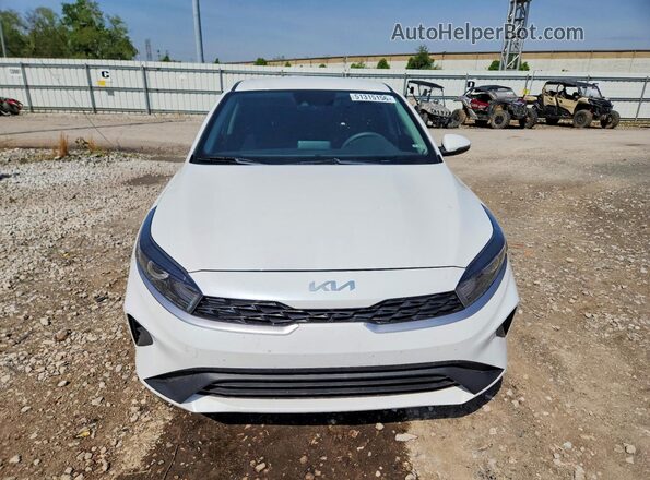 3KPF24AD6PE669646 2023 KIA FORTE White 