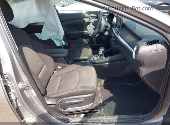 3KPF24AD6PE683997 2023 KIA FORTE Silver Widok wnętrza z przodu