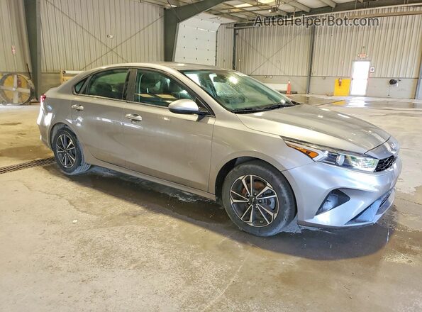 3KPF24AD6RE705337 2024 KIA FORTE Gray 
