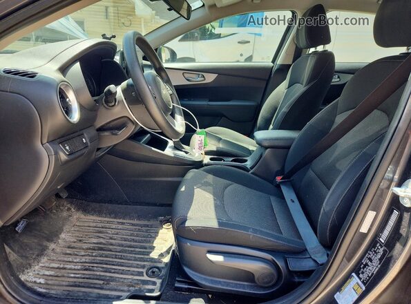 3KPF24AD6RE725247 2024 KIA FORTE Gray Вид салону спереду