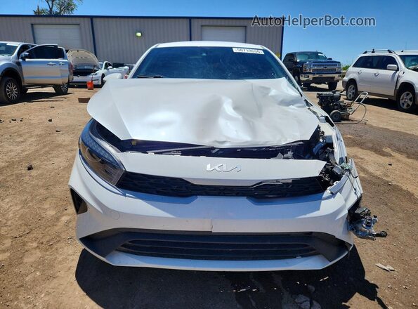 3KPF24AD6RE765439 2024 KIA FORTE White Vista frontal