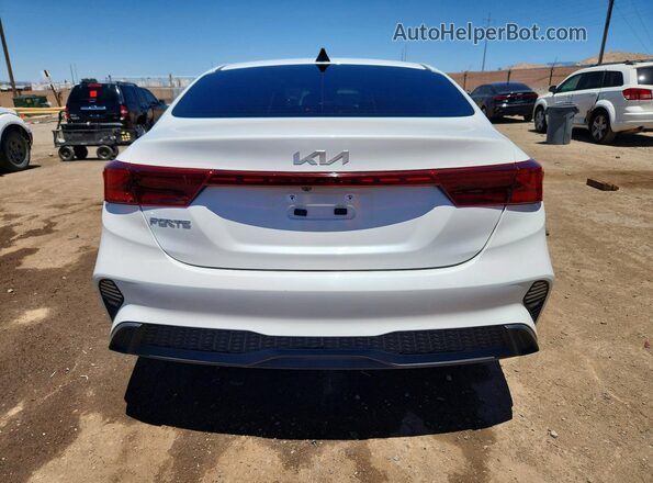 3KPF24AD6RE765439 2024 KIA FORTE White Vista trasera