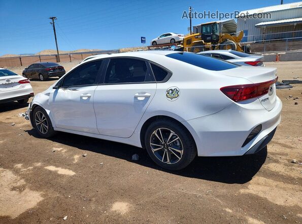 3KPF24AD6RE765439 2024 KIA FORTE White Trasero izquierdo