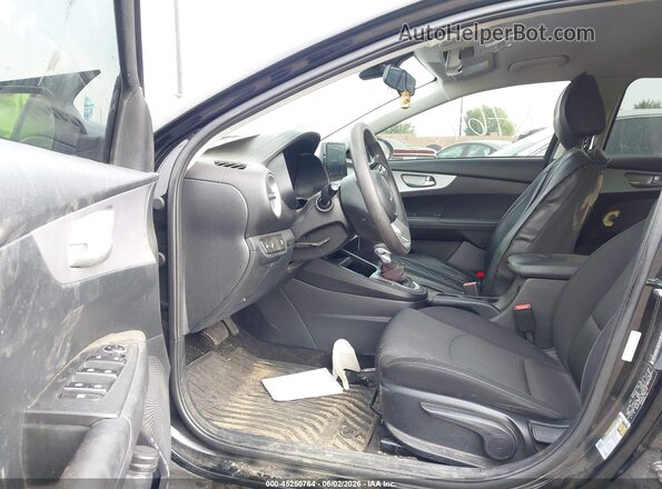 3KPF24AD6RE780118 2024 KIA FORTE Черный Вид салона спереди
