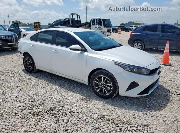 3KPF24AD6RE829043 2024 KIA FORTE White 