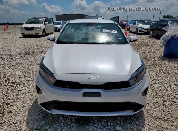 3KPF24AD6RE829043 2024 KIA FORTE White 