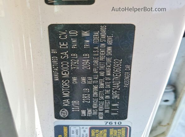 3KPF24AD7KE060932 2019 KIA FORTE White Vista del compartimento del motor