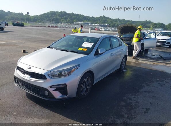 3KPF24AD7KE061319 2019 KIA FORTE Silver Vista tres cuartos delantera izquierda