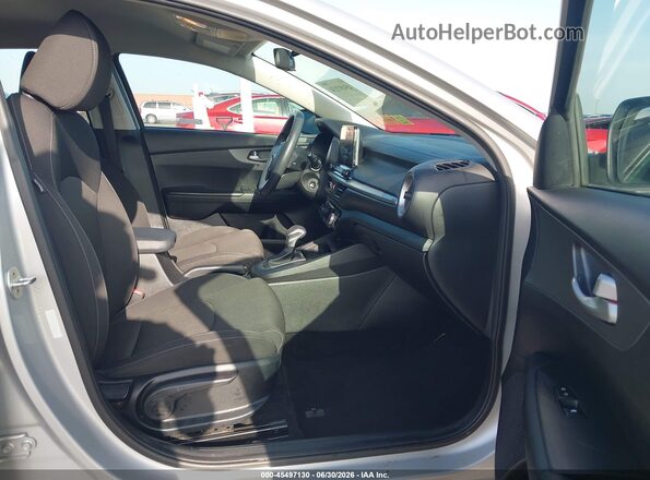 3KPF24AD7KE061319 2019 KIA FORTE Silver Vista interior delantera