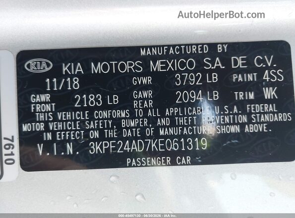 3KPF24AD7KE061319 2019 KIA FORTE Silver Vista del compartimento del motor
