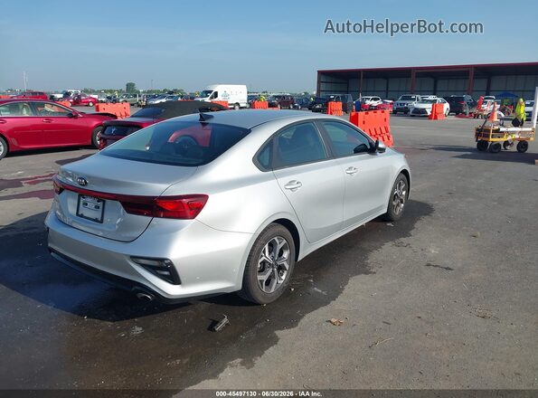 3KPF24AD7KE061319 2019 KIA FORTE Silver Trasero derecho