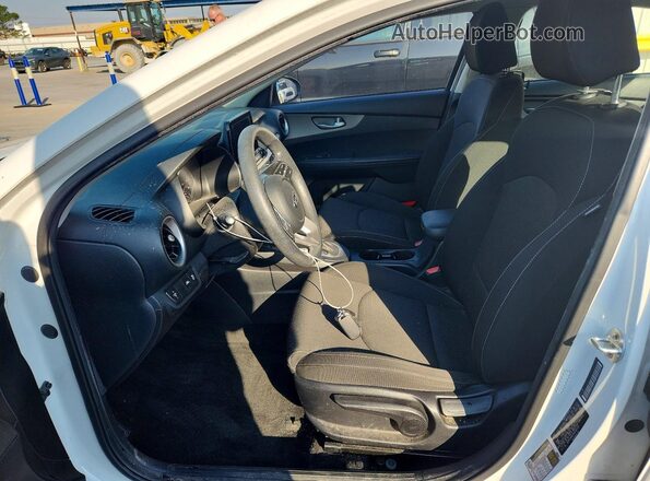 3KPF24AD7KE099729 2019 KIA FORTE White Սալոնի դիմացի տեսք