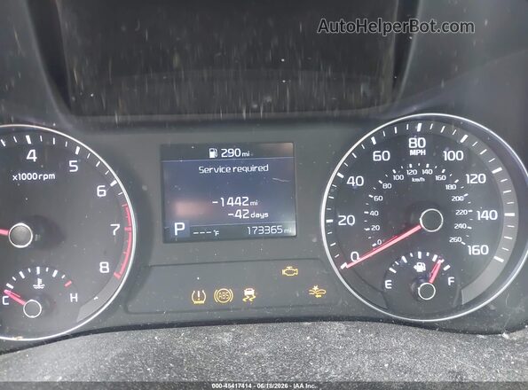 3KPF24AD7KE108879 2019 KIA FORTE Gray Rear seats view