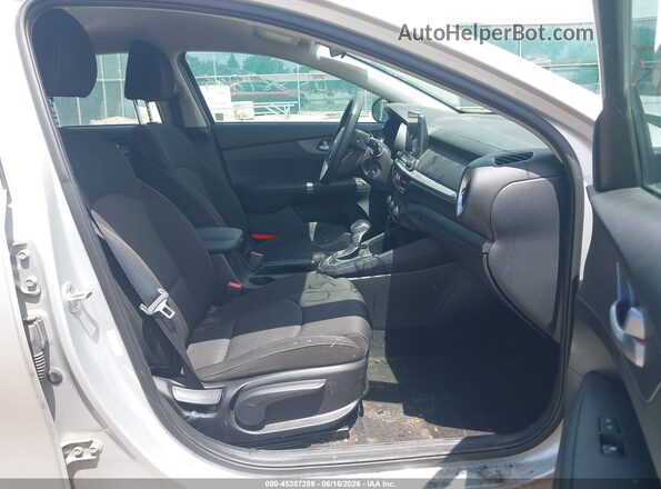 3KPF24AD7LE249145 2020 KIA FORTE Silver Widok wnętrza z przodu