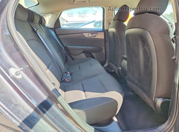 3KPF24AD7ME267467 2021 KIA FORTE Gray 