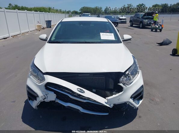 3KPF24AD7ME346783 2021 KIA FORTE White Вид задньої частини салону