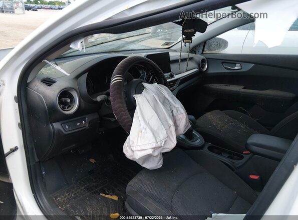 3KPF24AD7ME348565 2021 KIA FORTE White Vista interior delantera
