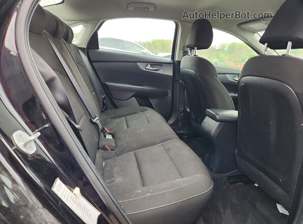 3KPF24AD7ME351241 2021 KIA FORTE Black Vista de los asientos traseros