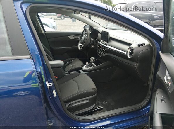 3KPF24AD7NE449770 2022 KIA FORTE Blue Вид салону спереду