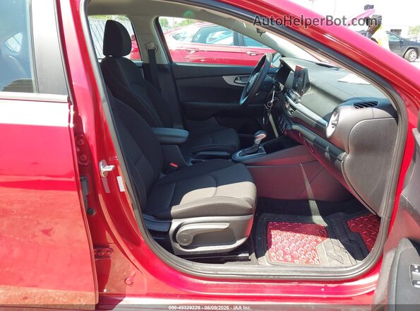 3KPF24AD7NE490111 2022 KIA FORTE Red Widok wnętrza z przodu
