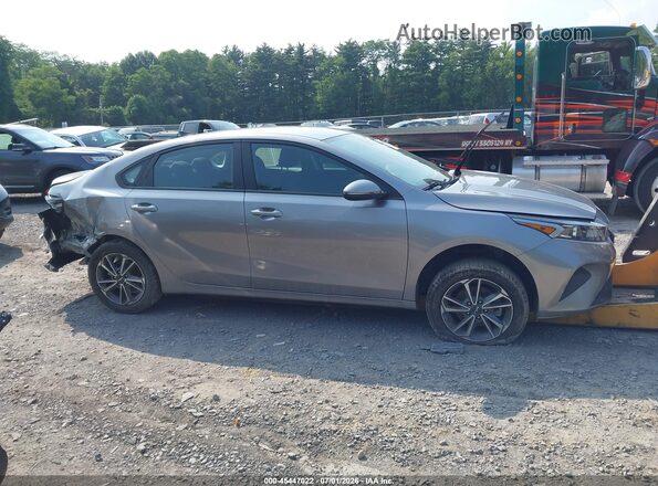 3KPF24AD7PE543408 2023 KIA FORTE Gray Widok wnętrza z tyłu