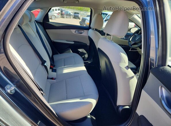 3KPF24AD7PE580748 2023 KIA FORTE Gray 