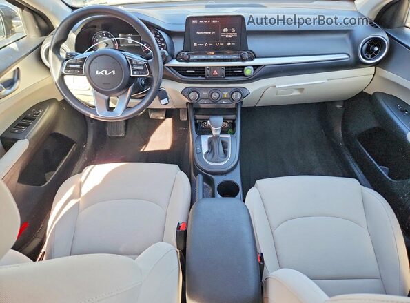 3KPF24AD7PE580748 2023 KIA FORTE Gray 