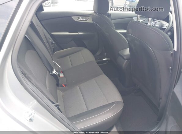 3KPF24AD7PE615904 2023 KIA FORTE Silver Widok naklejki z numerem VIN