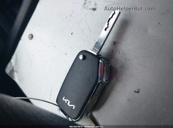3KPF24AD7PE615904 2023 KIA FORTE Silver Widok deski rozdzielczej