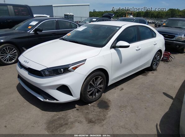 3KPF24AD7PE687234 2023 KIA FORTE White წინა მარცხენა ხედი სამი მეოთხედიდან